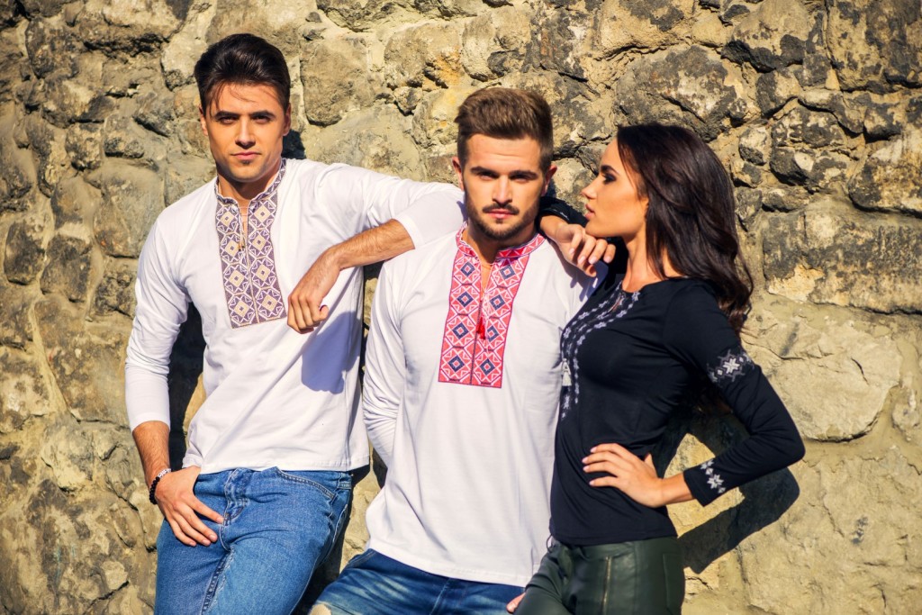 вишивана футболка